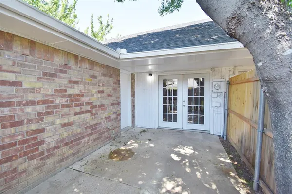 $1,395 | 438 Finch Drive, DeSoto, TX 75115