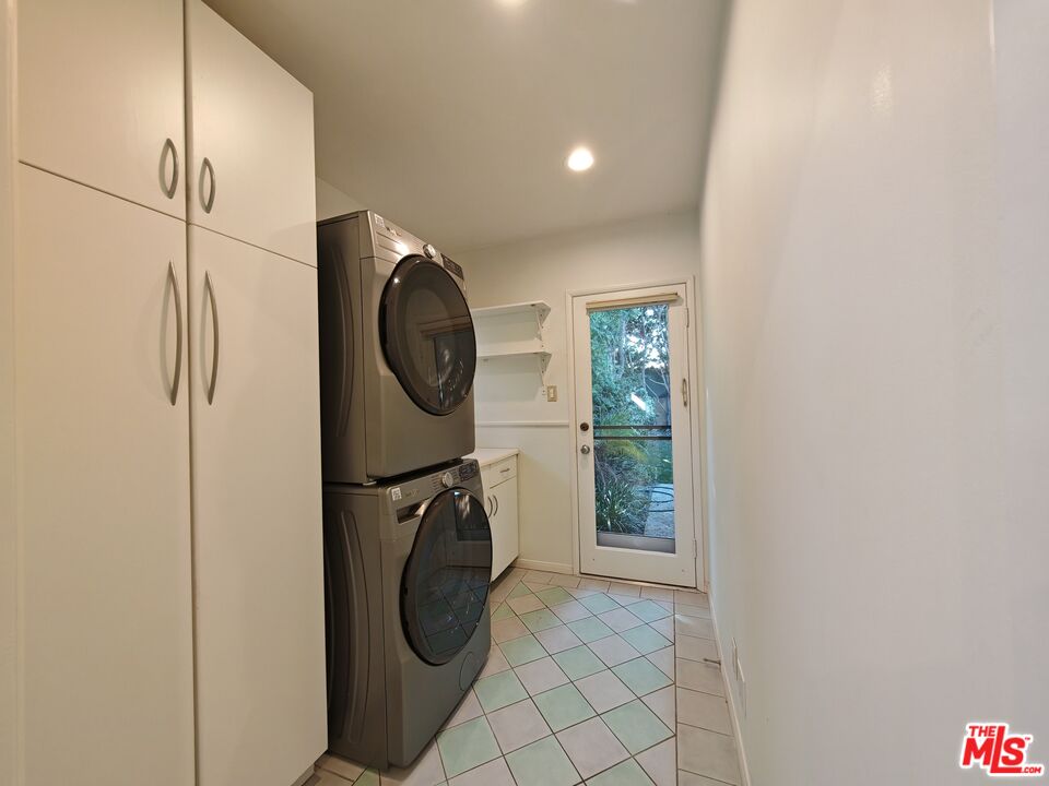 1107 Alfred Los Angeles, CA 90035 - Photo 11 of 39
