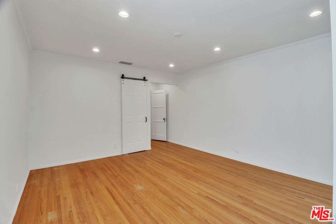 1107 Alfred Los Angeles, CA 90035 - Photo 17 of 39