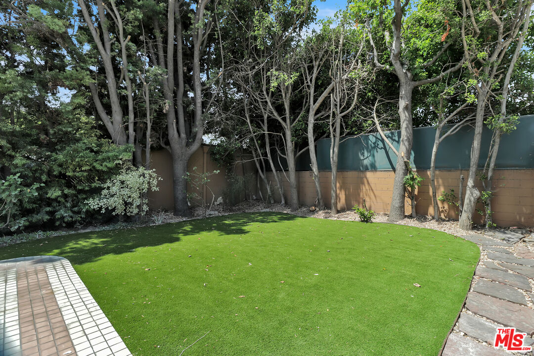 1107 Alfred Los Angeles, CA 90035 - Photo 35 of 39