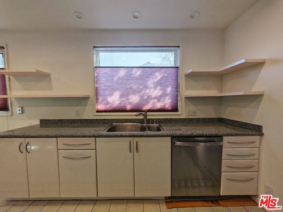 1107 Alfred Los Angeles, CA 90035 - Photo 9 of 39