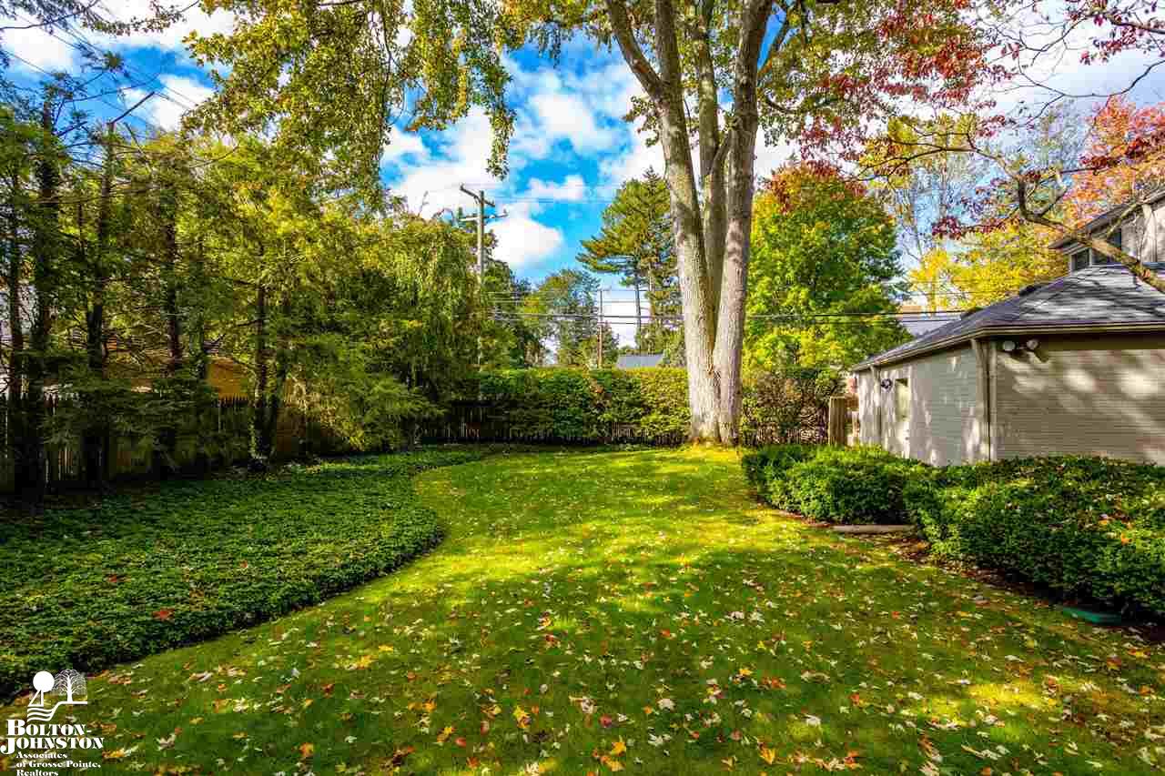 193 Merriweather Road Grosse Pointe Farms, MI 48236 - Photo 54 of 68