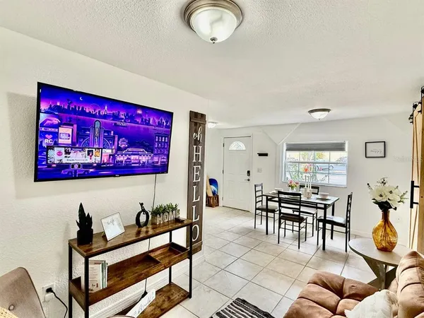 $1,900 | 2575 South Himes Avenue, Unit A, Tampa, FL 33629