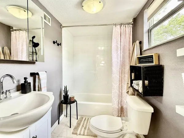 $1,900 | 2575 South Himes Avenue, Unit A, Tampa, FL 33629