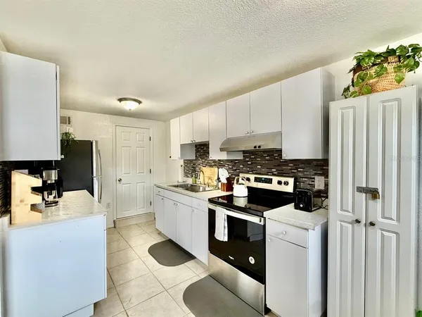 $1,900 | 2575 South Himes Avenue, Unit A, Tampa, FL 33629