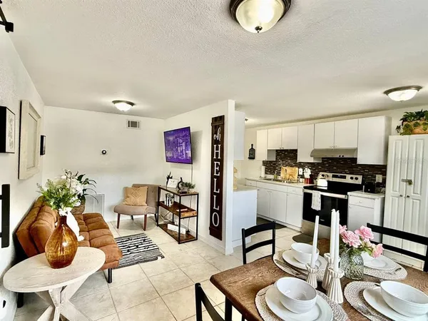 $1,900 | 2575 South Himes Avenue, Unit A, Tampa, FL 33629