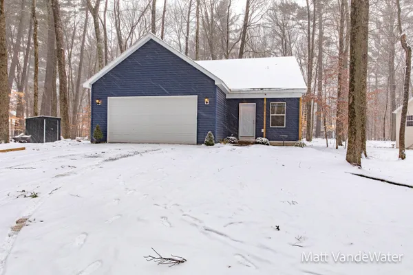 $374,900 | 6771 East 4 Seasons Drive, Newaygo, MI 49337