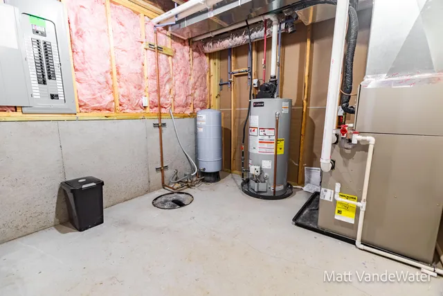 $374,900 | 6771 East 4 Seasons Drive, Newaygo, MI 49337