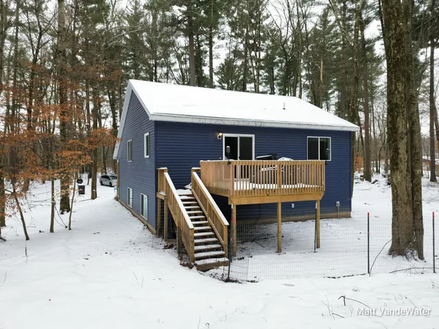 $374,900 | 6771 East 4 Seasons Drive, Newaygo, MI 49337