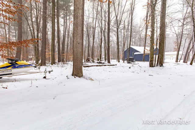 $374,900 | 6771 East 4 Seasons Drive, Newaygo, MI 49337