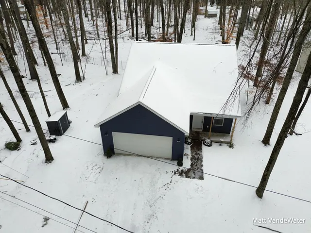 $374,900 | 6771 East 4 Seasons Drive, Newaygo, MI 49337