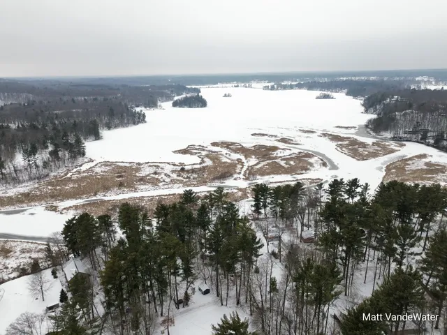 $374,900 | 6771 East 4 Seasons Drive, Newaygo, MI 49337