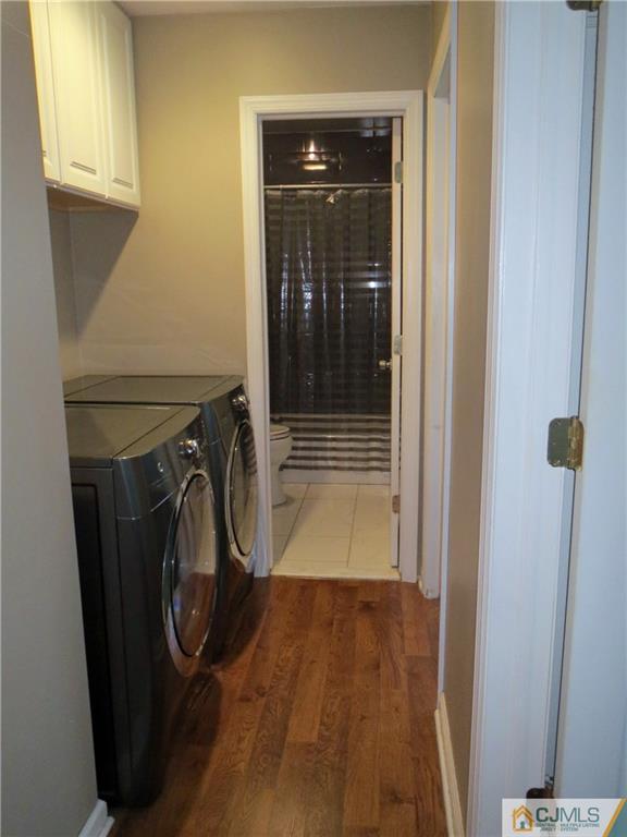 8 Sanders Road Edison, NJ 08817 - Photo 14 of 17 a utility room with dryer and washer