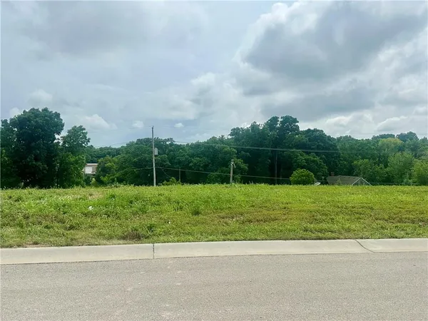 $109,900 | 13835 Northwest 70 Street, Parkville, MO 64152
