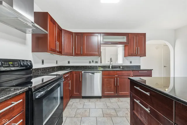 $428,900 | 11558 Perkins Street, Carmel, IN 46032