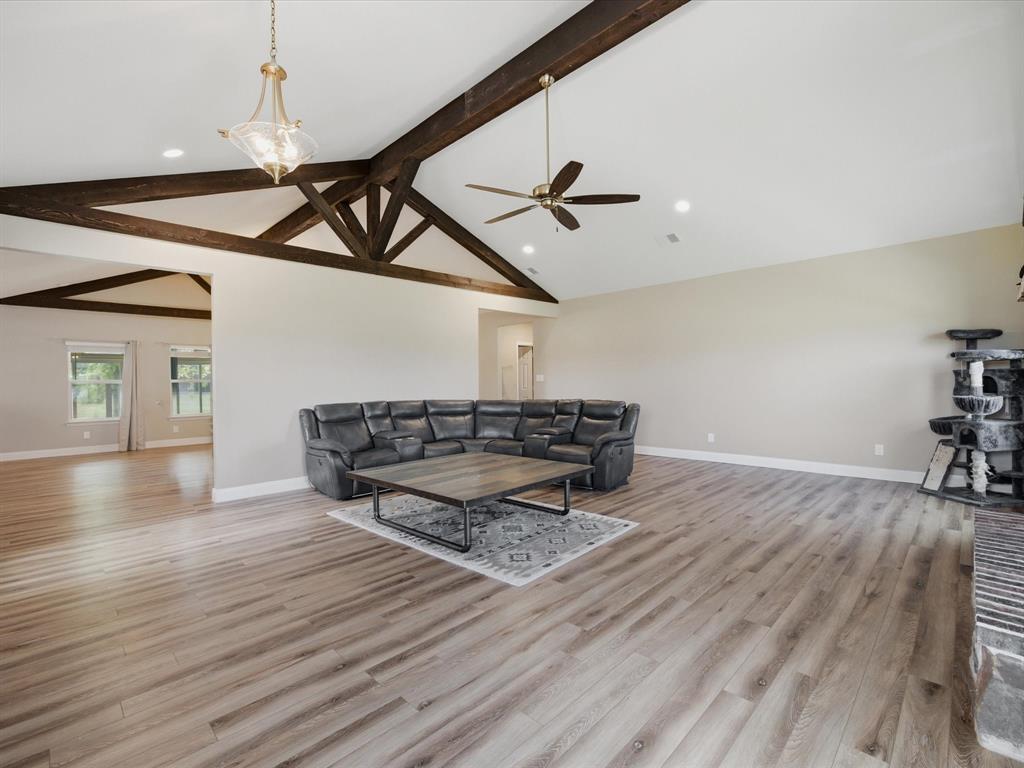 1032 Justin Drive Springtown, TX 76082 - Photo 6 of 40
