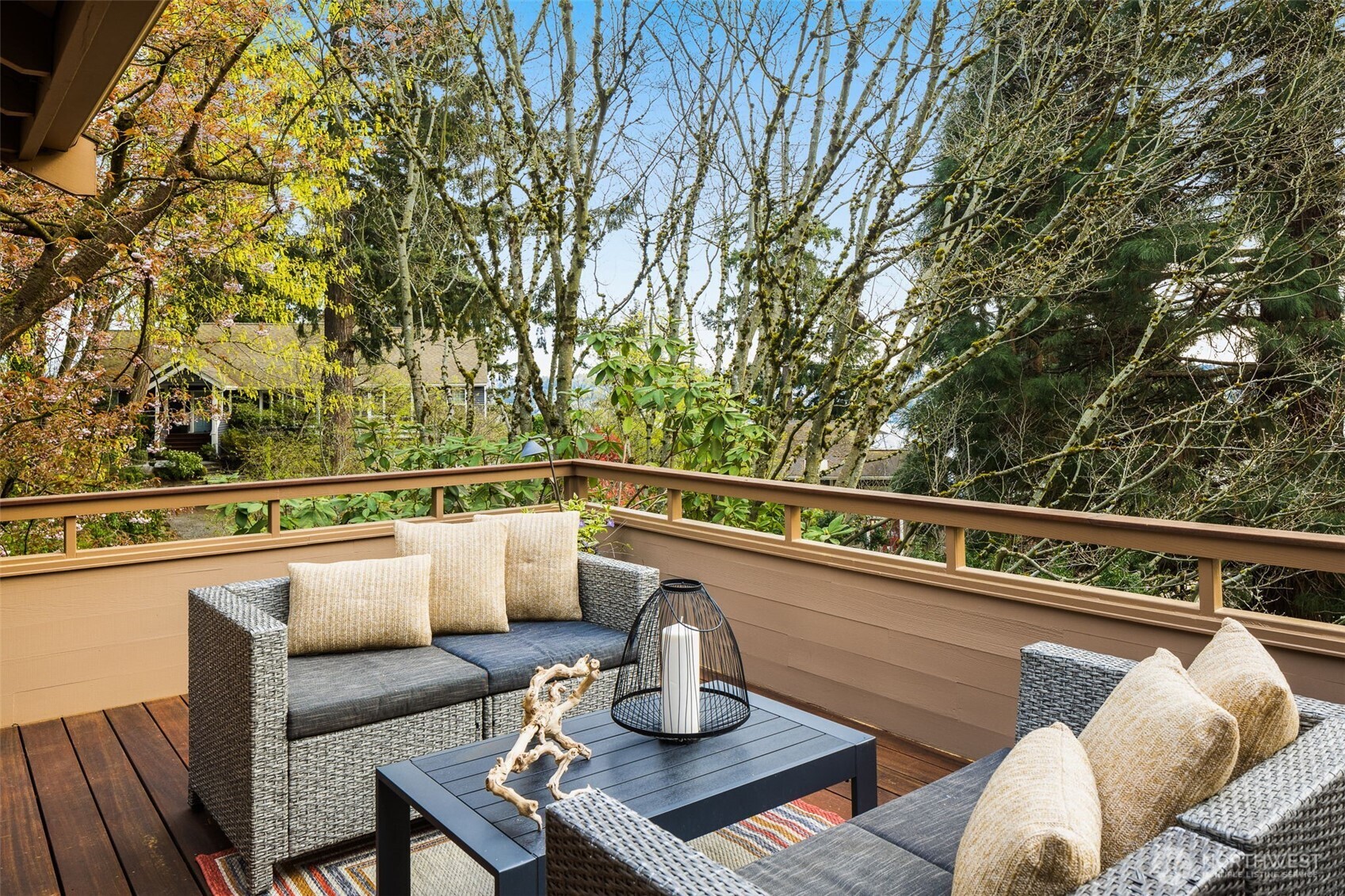 8440 West Mercer Way Mercer Island, WA 98040 - Photo 17 of 34