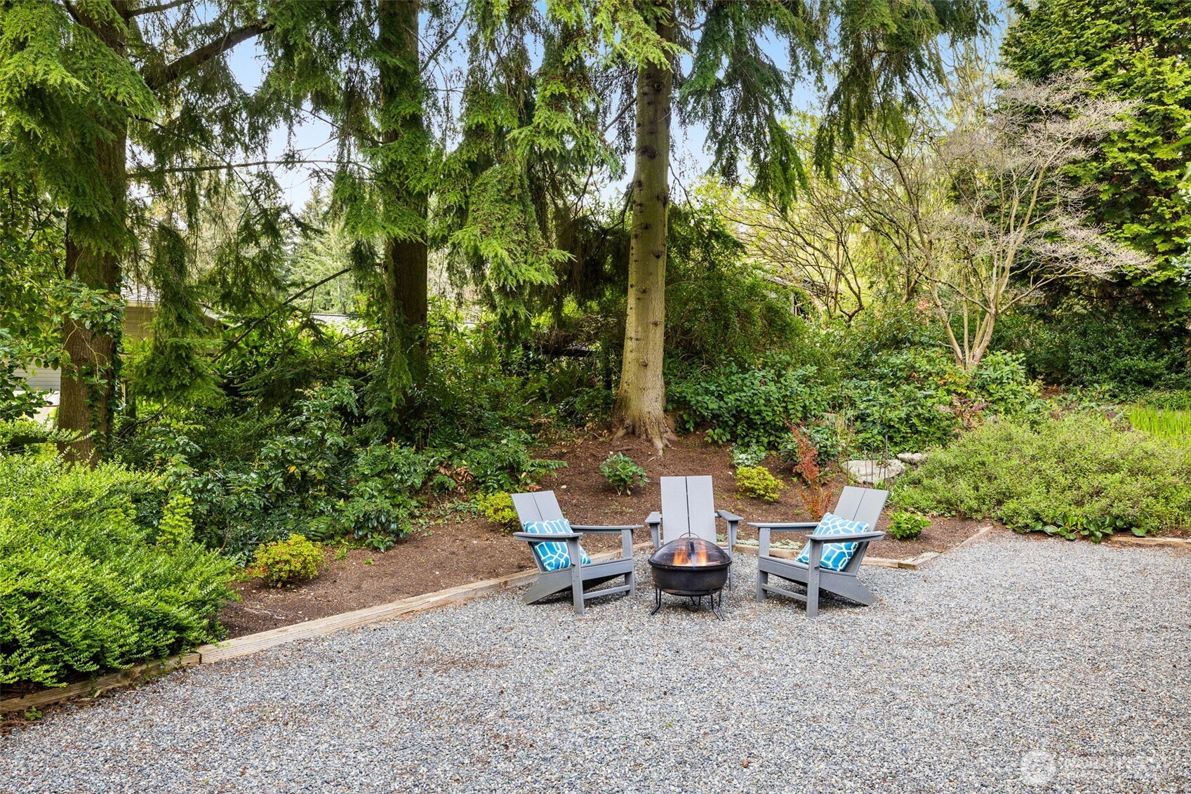 8440 West Mercer Way Mercer Island, WA 98040 - Photo 21 of 34