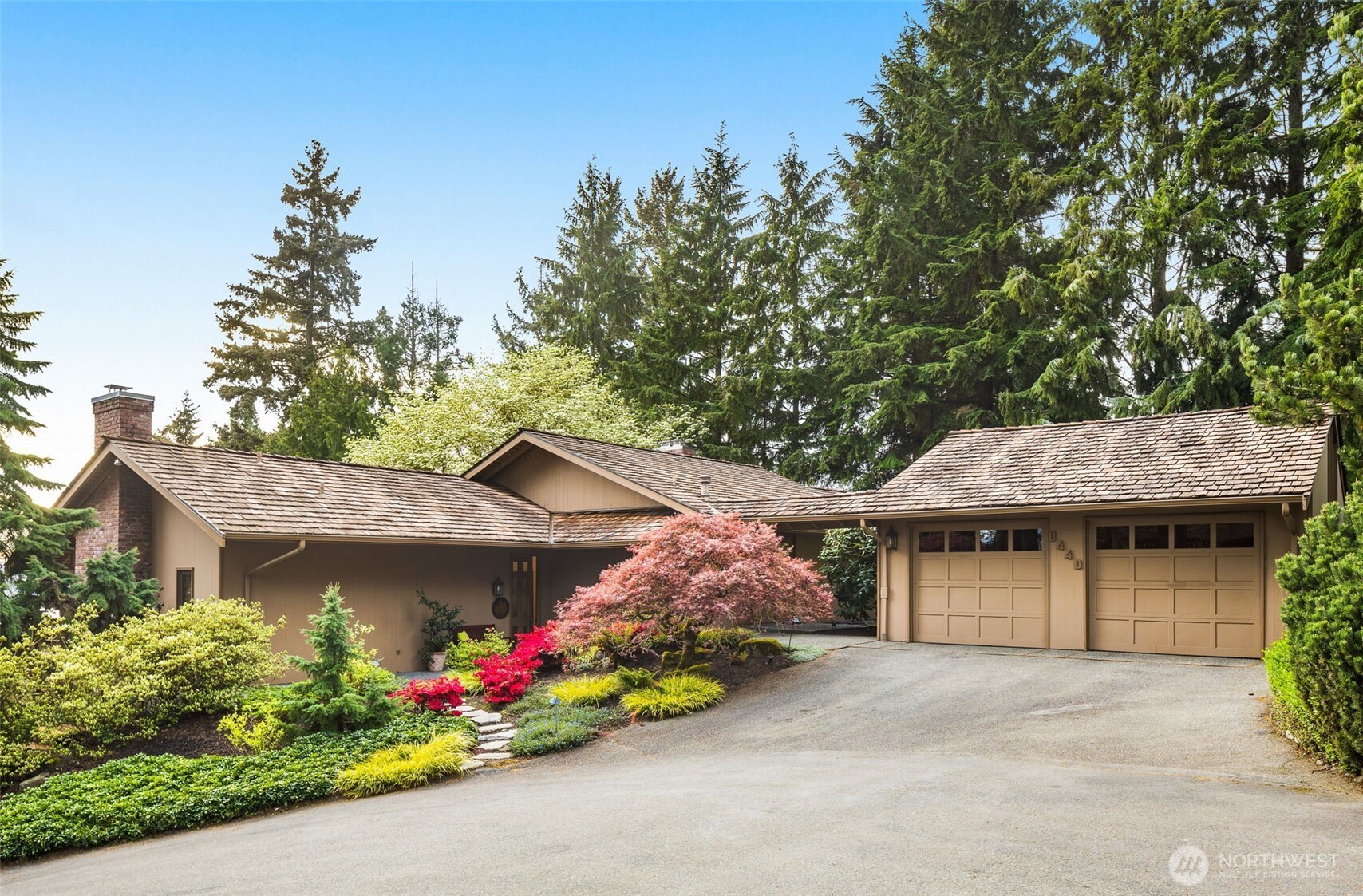 8440 West Mercer Way Mercer Island, WA 98040 - Photo 32 of 34
