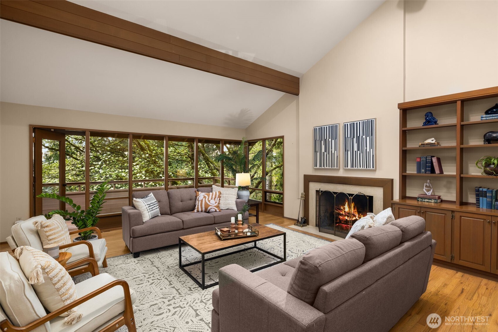 8440 West Mercer Way Mercer Island, WA 98040 - Photo 4 of 34