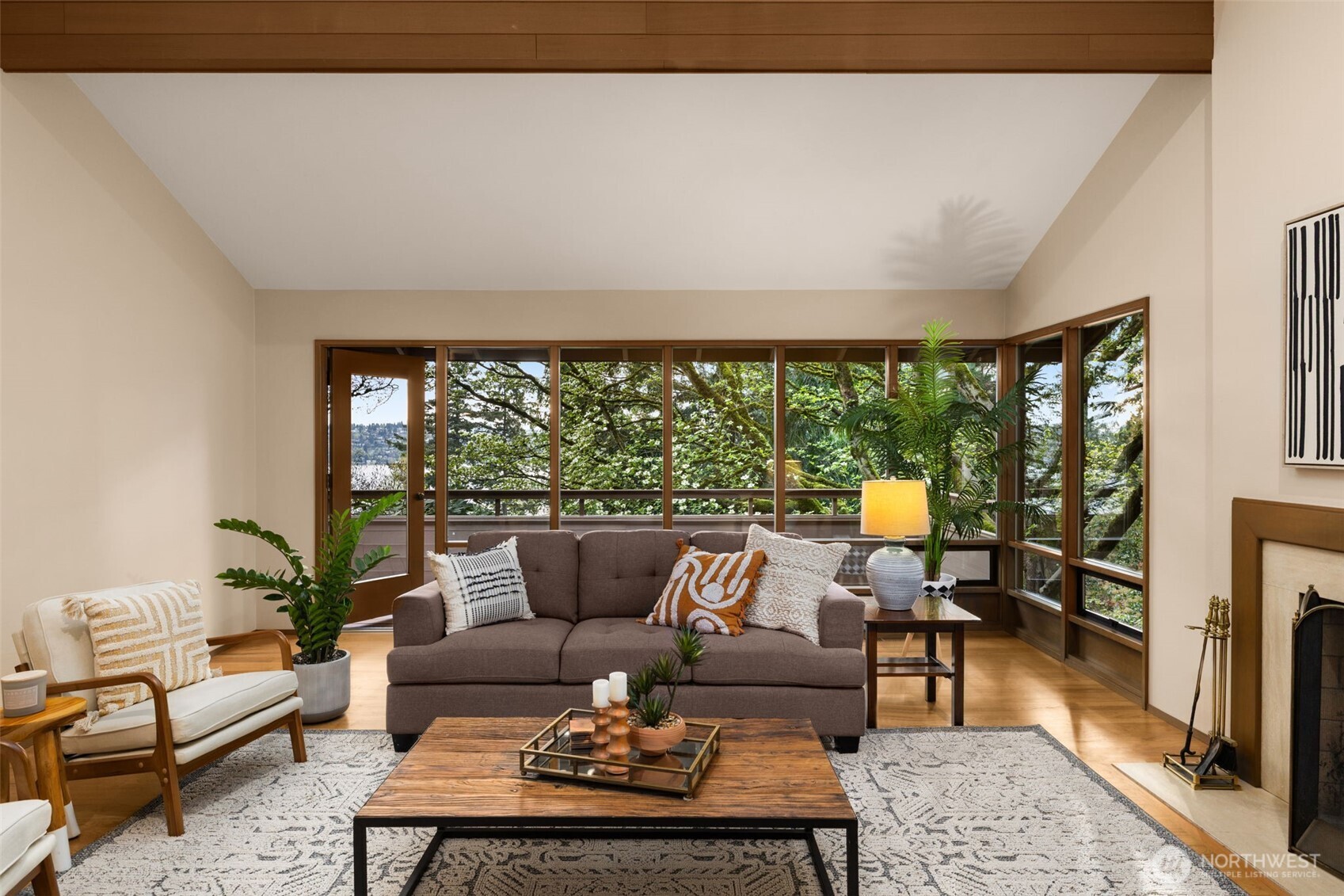 8440 West Mercer Way Mercer Island, WA 98040 - Photo 5 of 34