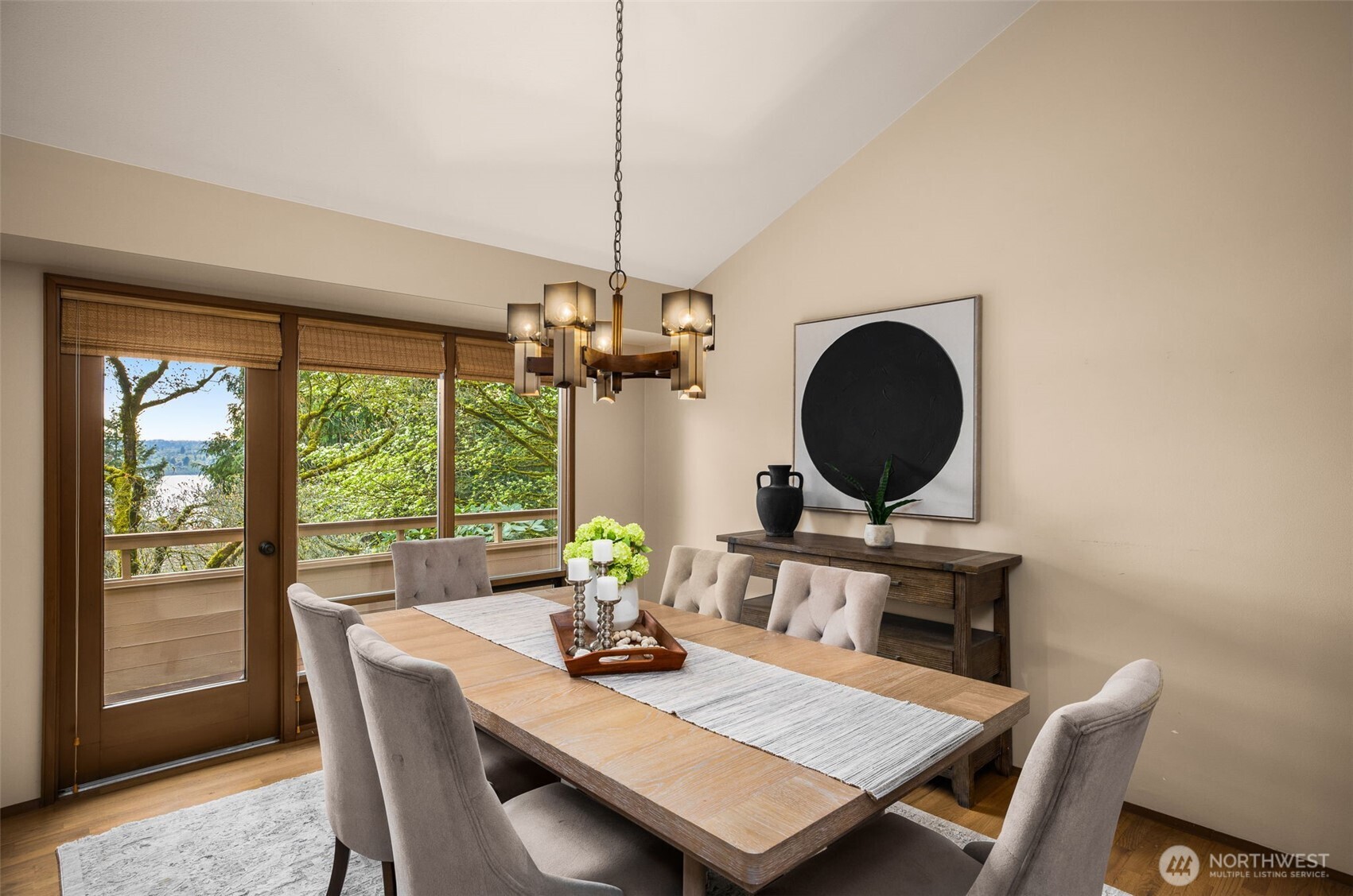 8440 West Mercer Way Mercer Island, WA 98040 - Photo 10 of 34