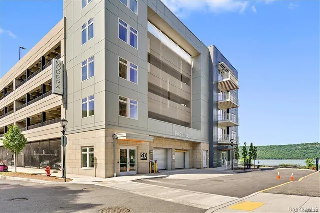 $2,500 | 23 Water Grant Street, Unit 4J, Yonkers, NY 10701