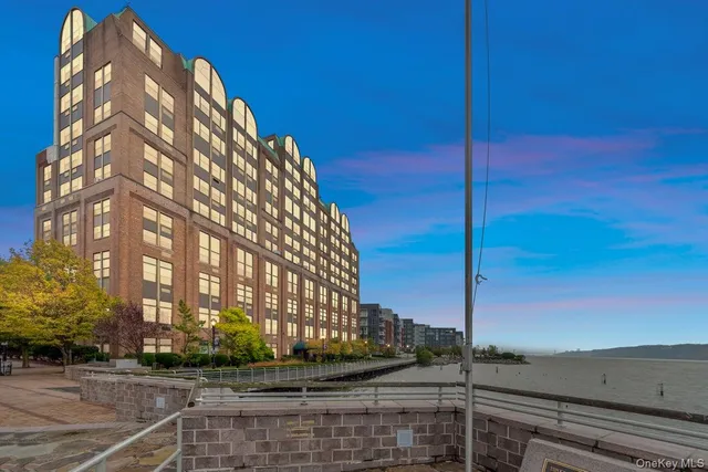 $2,500 | 23 Water Grant Street, Unit 4J, Yonkers, NY 10701