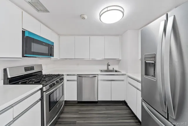 $2,500 | 23 Water Grant Street, Unit 4J, Yonkers, NY 10701
