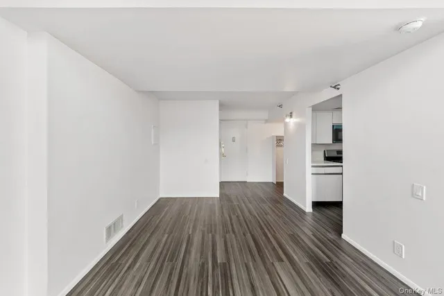 $2,500 | 23 Water Grant Street, Unit 4J, Yonkers, NY 10701