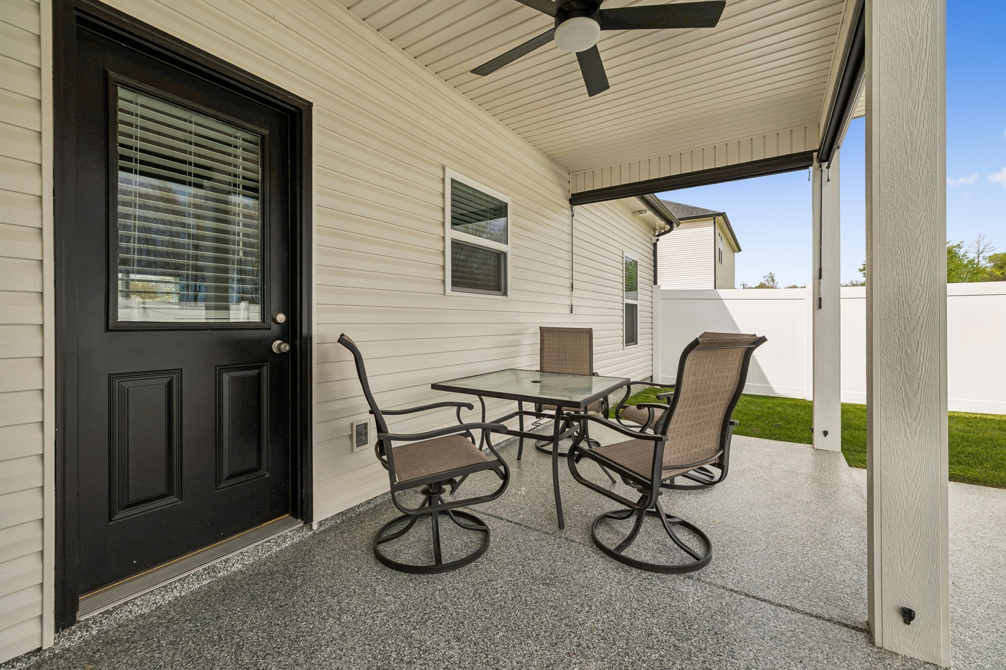 180 Vickers Hill Road Smithville, TN 37166 - Photo 28 of 33 a view of a patio with table and chairs and potted plants