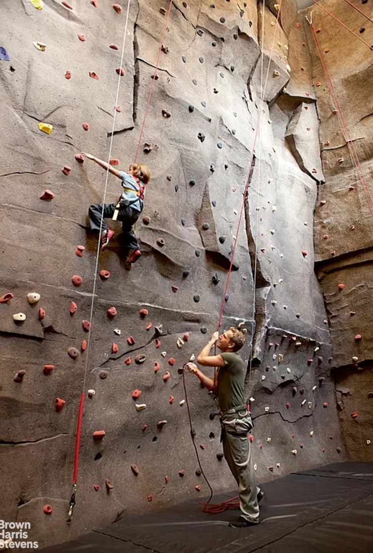 50 Riverside Boulevard, Unit 3H Manhattan, NY 10069 - Photo 19 of 21 a view of gym