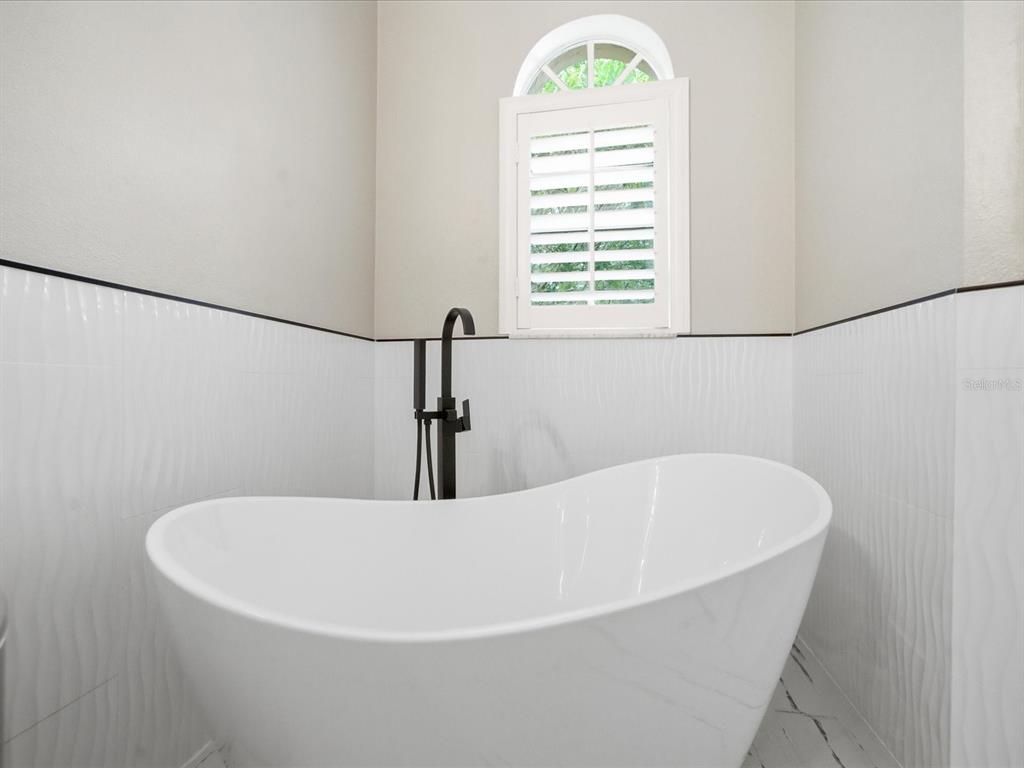 18931 Chaville Road Lutz, FL 33558 - Photo 37 of 78