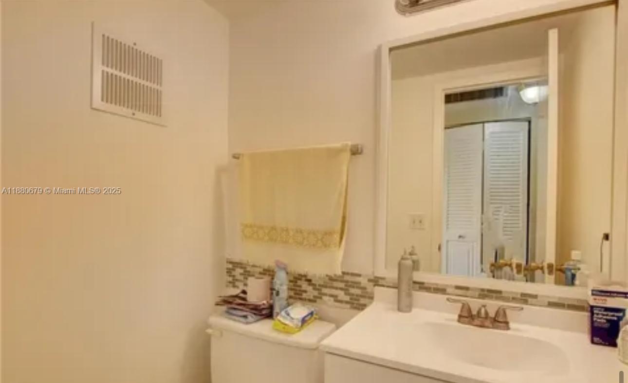 82 Fanshaw B, Unit 82 Boca Raton, FL 33434 - Photo 5 of 5