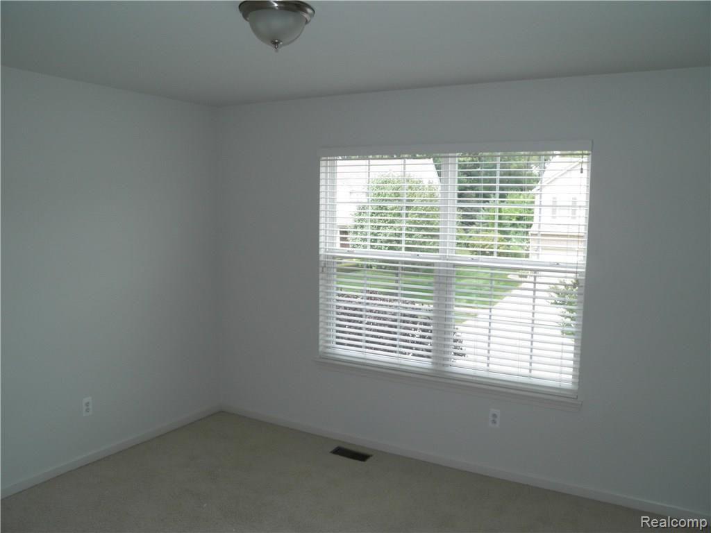 3237 Everett Drive Rochester Hills, MI 48307 - Photo 18 of 34