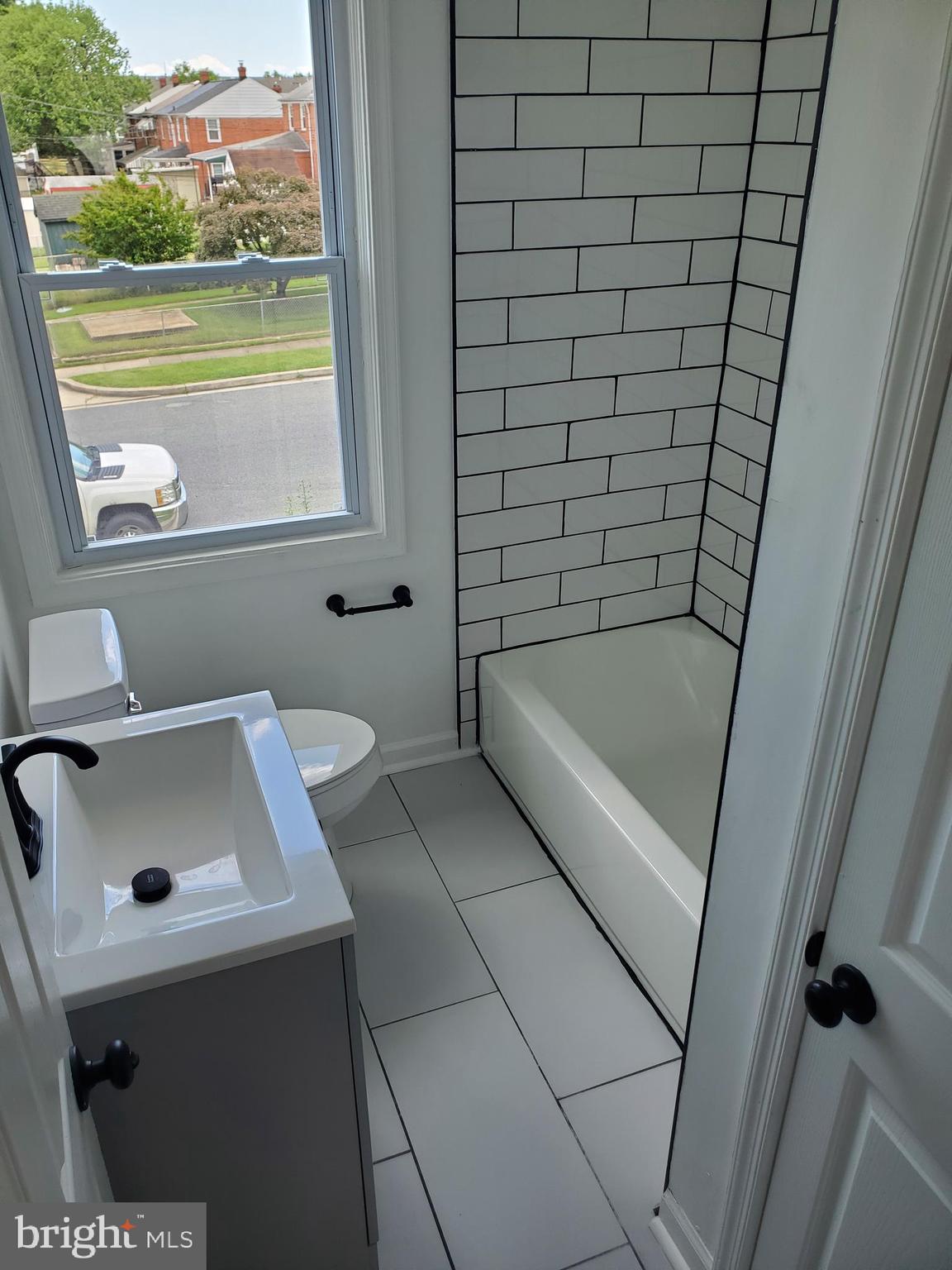 1534 Doolittle Road Baltimore, MD 21221 - Photo 3 of 18