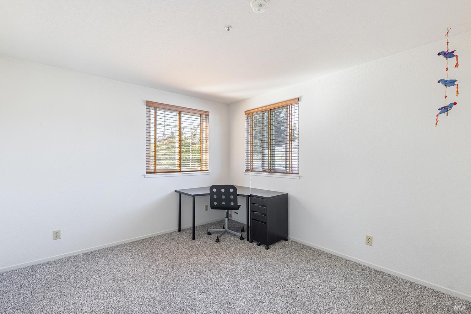 2773 Elks Way Napa, CA 94558 - Photo 31 of 39 an empty room with windows