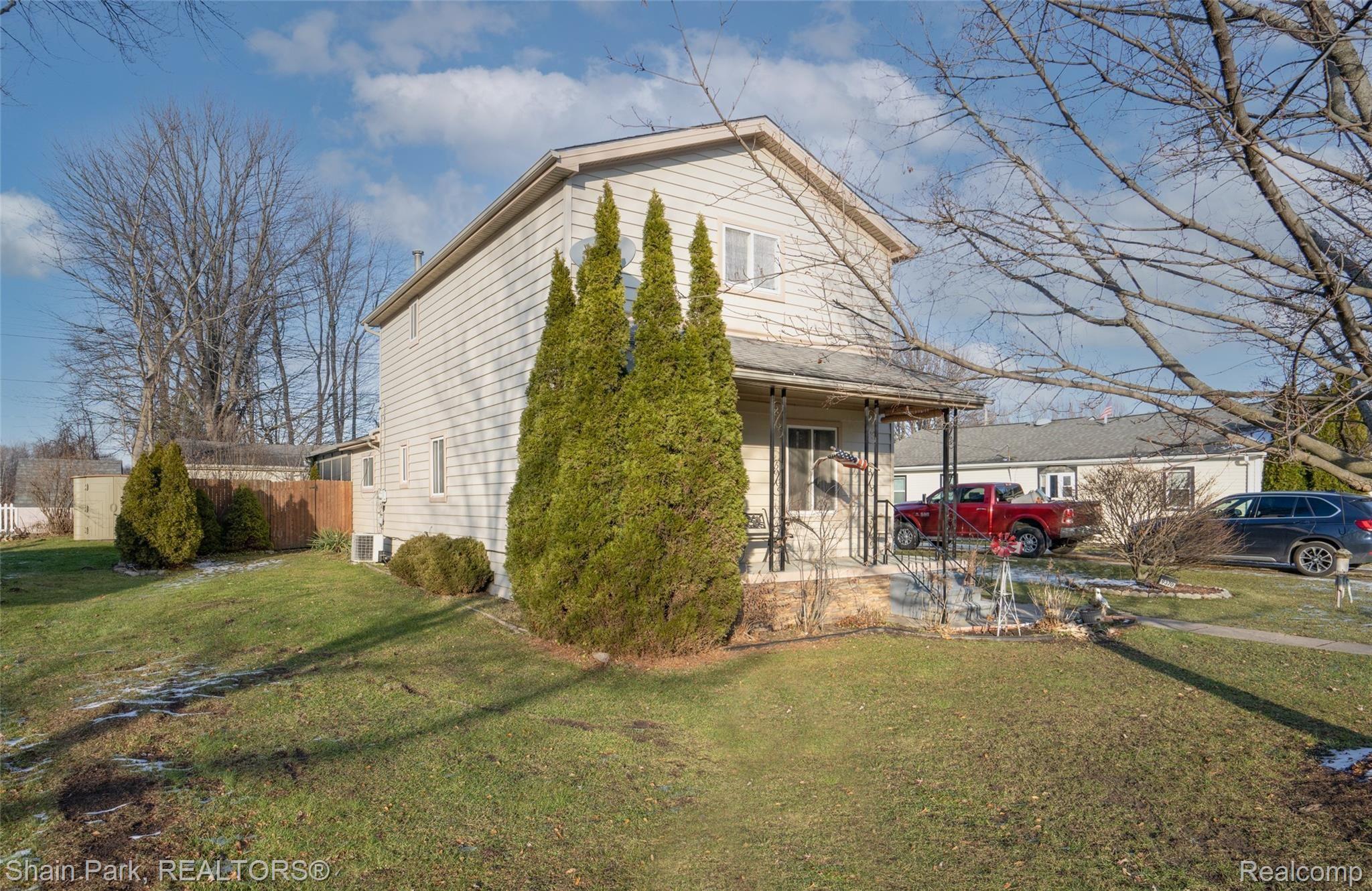 9370 Short Cut Road Fair Haven, MI 48023 - Photo 4 of 29 Ample Space Between Neighbors