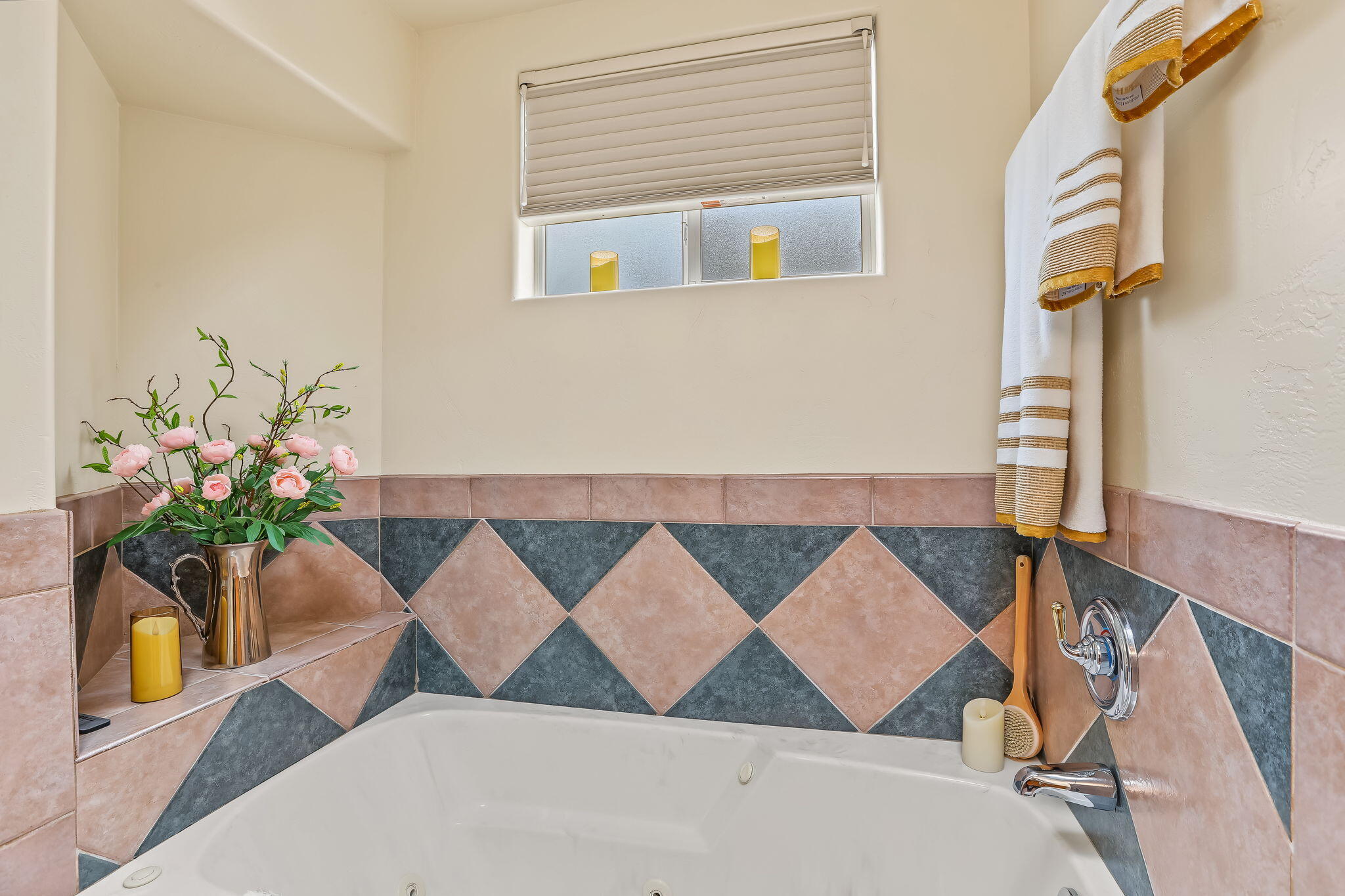 10019 Irbid Road Northeast Albuquerque, NM 87122 - Photo 14 of 26 Gallery Image 14
