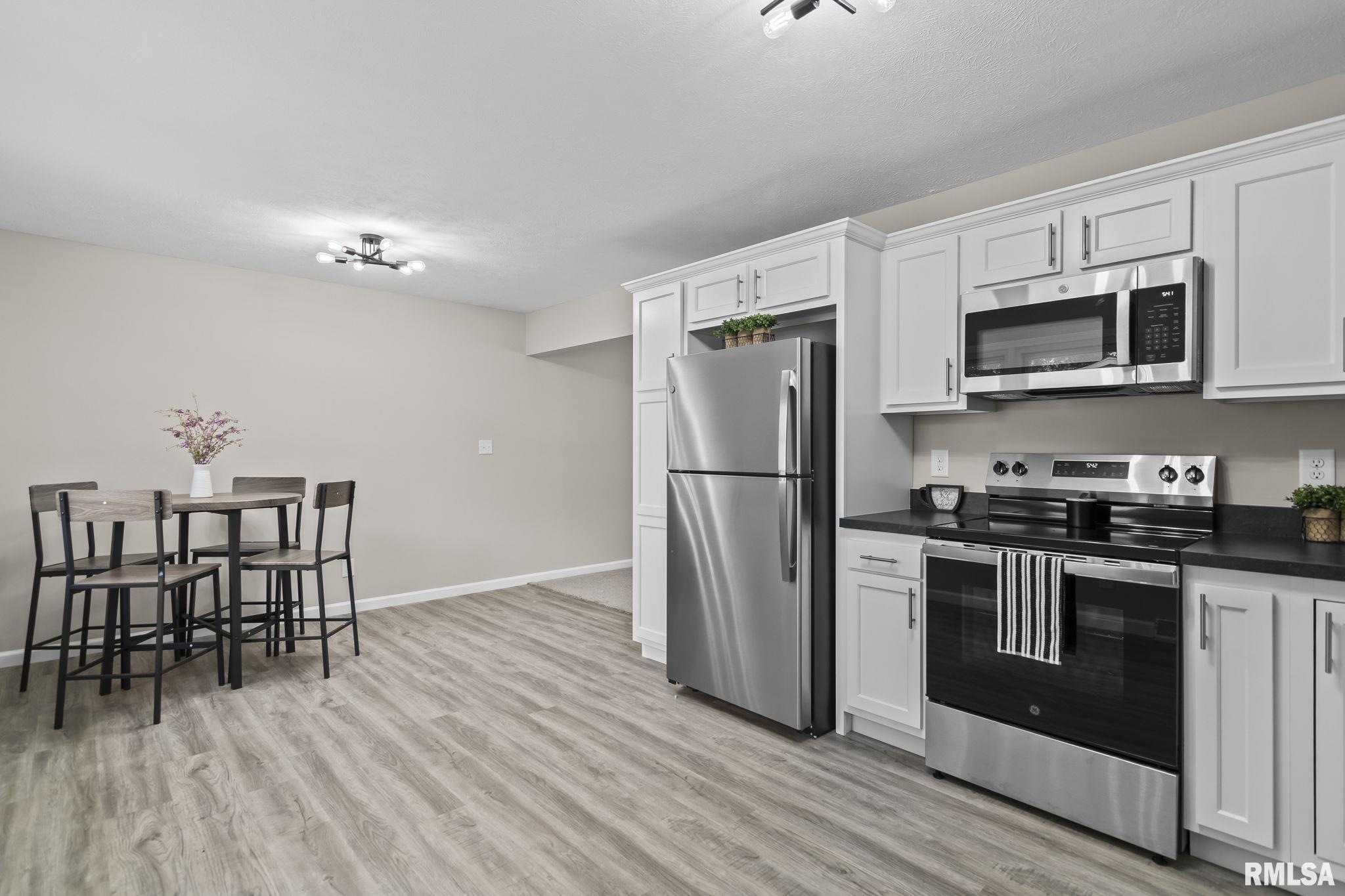 118 Windsor Road Springfield, IL 62702 - Photo 11 of 31