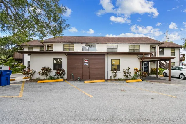$1,695 | 8423 Seminole Boulevard, Unit 202, Seminole, FL 33772