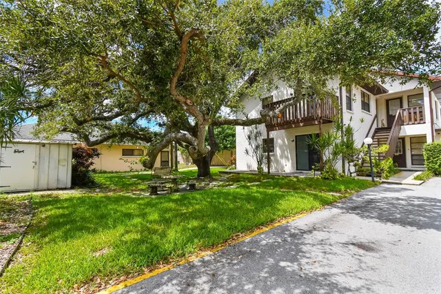 $1,695 | 8423 Seminole Boulevard, Unit 202, Seminole, FL 33772