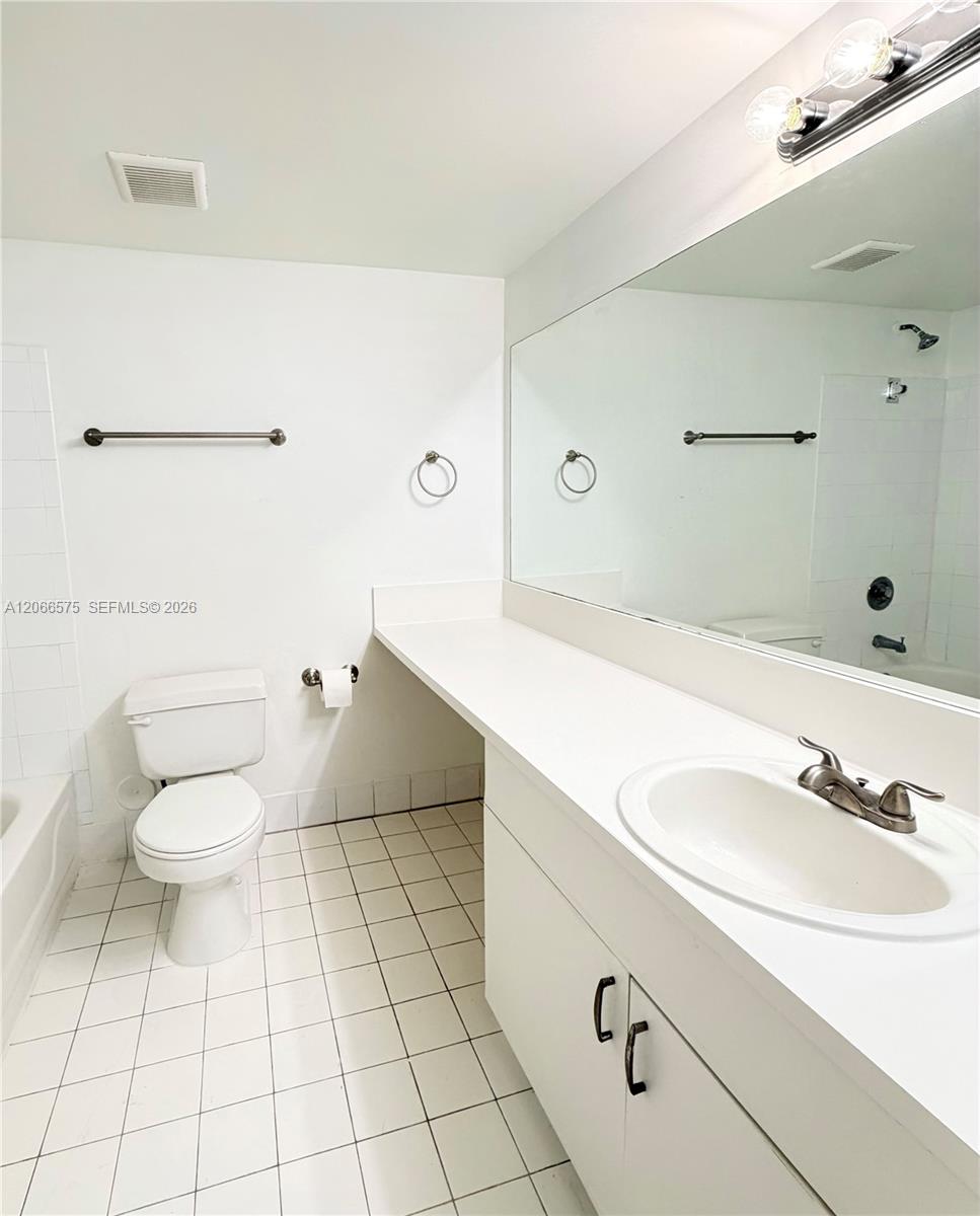 420 South Park Road, Unit 108 Hollywood, FL 33021 - Photo 13 of 18 Gallery Image 13