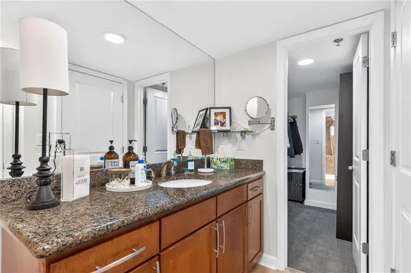 $399,900 | 600 Admiral Boulevard, Unit 1505, Kansas City, MO 64106