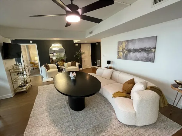 $399,900 | 600 Admiral Boulevard, Unit 1505, Kansas City, MO 64106