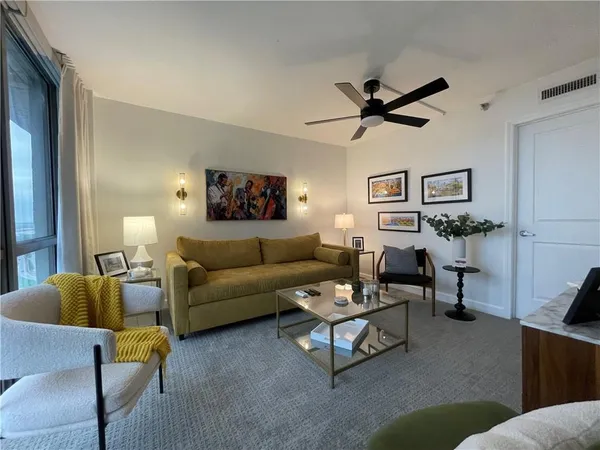 $399,900 | 600 Admiral Boulevard, Unit 1505, Kansas City, MO 64106