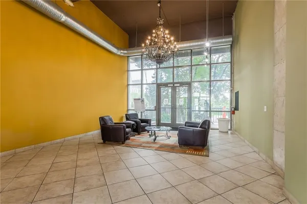 $399,900 | 600 Admiral Boulevard, Unit 1505, Kansas City, MO 64106