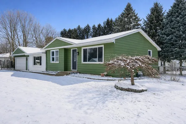 $280,500 | 233 Washington Avenue, Plainwell, MI 49080