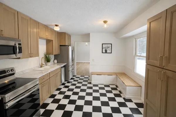 $280,500 | 233 Washington Avenue, Plainwell, MI 49080