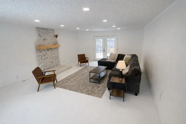 $280,000 | 233 Washington Avenue, Plainwell, MI 49080